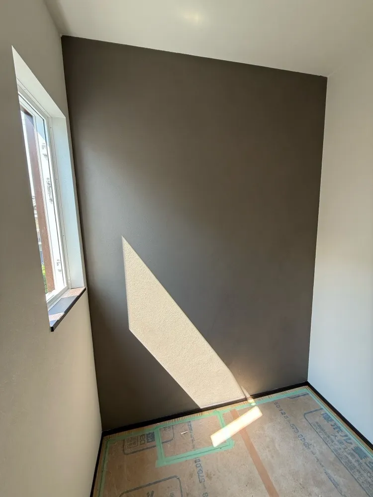 「壁紙以外の内装仕上げ」って？家族で思い出を作れる“塗る壁”のご紹介